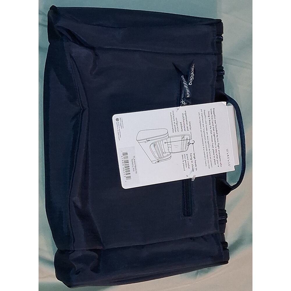 Baggallini Navy Travel Hanging Toiletry Kit (13" × 8.5" × 3.5") Brand New - Picture 4 of 13